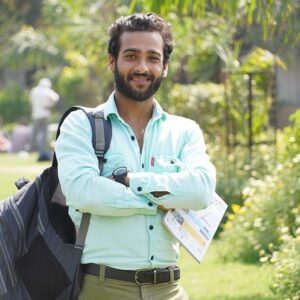 Inspector educacional de patio con enfoque inclusivo